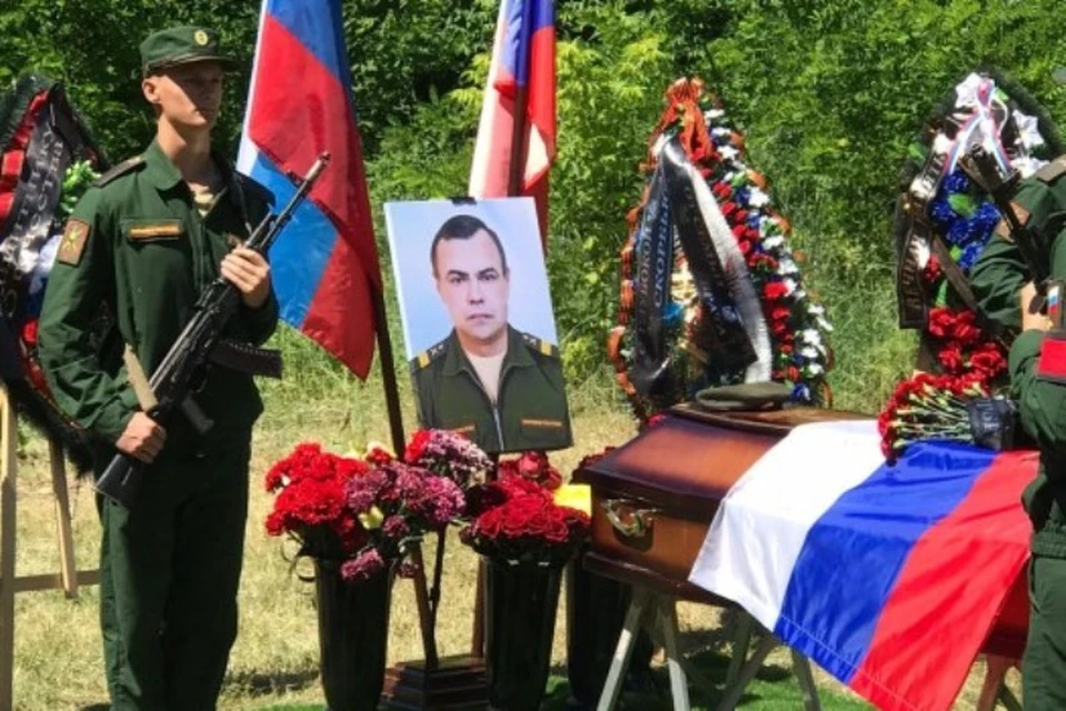 Михаила Якубовича с воинскими почестями похоронили на кладбище поселка Банный в Клинцах. Фото: "Клинцы.Инфо".