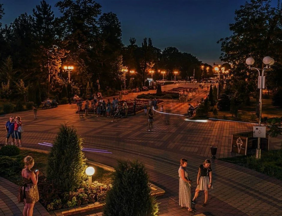 В Городском парке Майкопа начался ремонт уличного освещения. Фото: пресс-служба администрации Майкопа