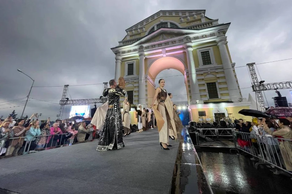 Модный показ «ANGARA FASHION SHOW» прошел в Иркутске. Фото: пресс-служба администрации Иркутска