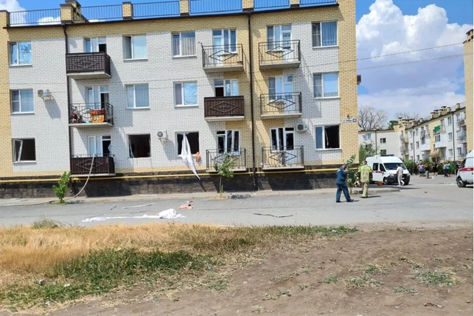 В Таганроге приостановили газоснабжение многоэтажки после взрыва. Фото: читатель "КП - Ростов-на-Дону".