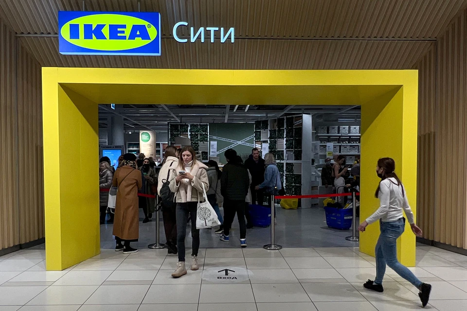 В тематических чатах предлагают IKEA капитуляцию — сдаться и пустить людей в магазины