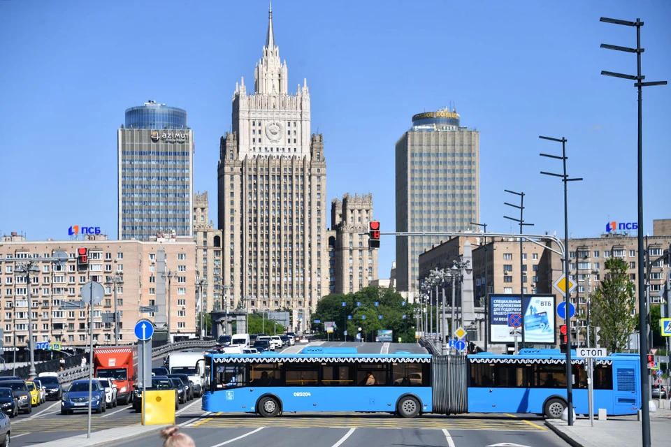 В Москве за первое полугодие 2022 года среднесуточное число поездок в будни на общественном транспорте возросло на 6%