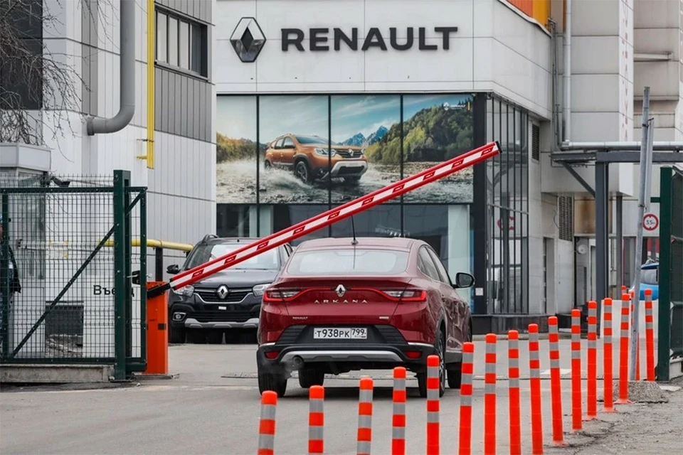 Завод Renault в Москве переименован в "Москвич". Фото: EPA/YURI KOCHETKOV/ТАСС