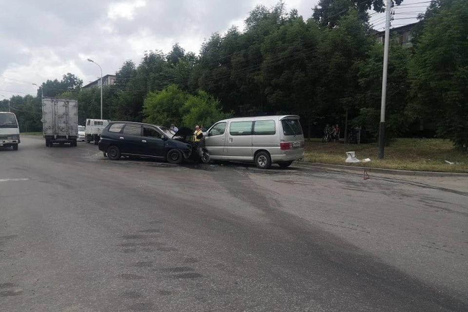 Три машины одновременно разбились в Хабаровске