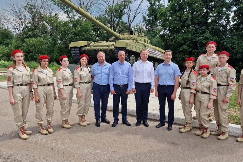 Этим летом делегация региона дважды побывала в Славяно-сербском районе Луганской народной республики. Фото: Денис Губин