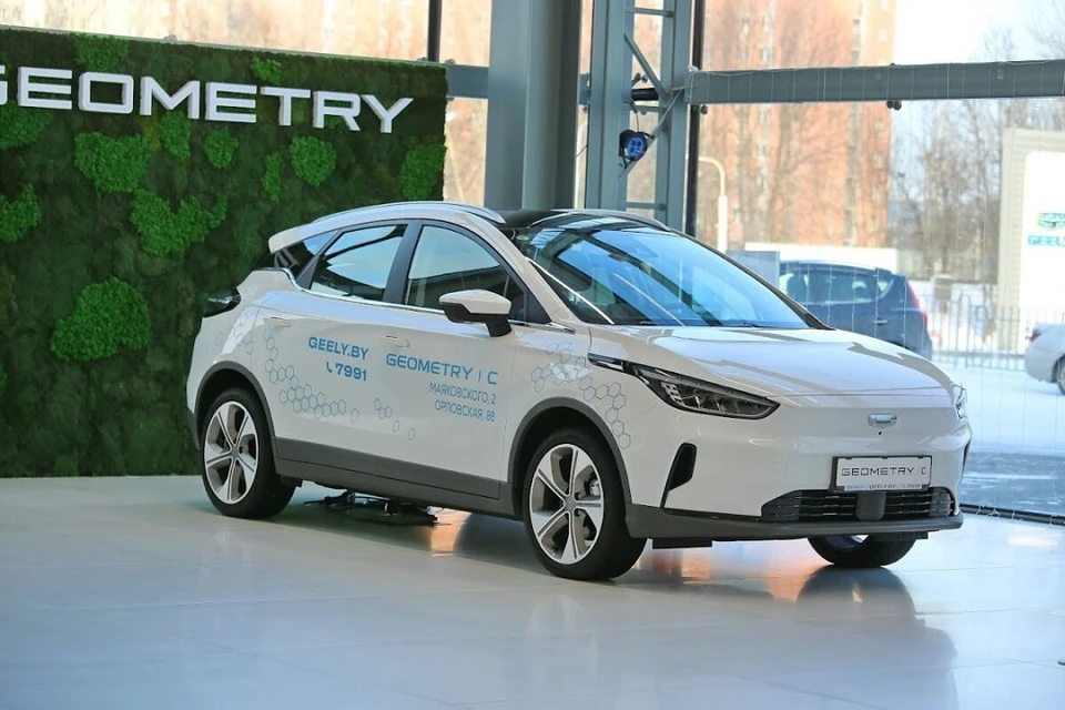 Geely электрокар 2022