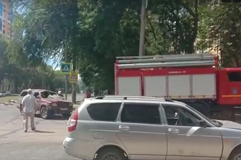 Пострадавший автомобиль эвакуировали с места происшествия