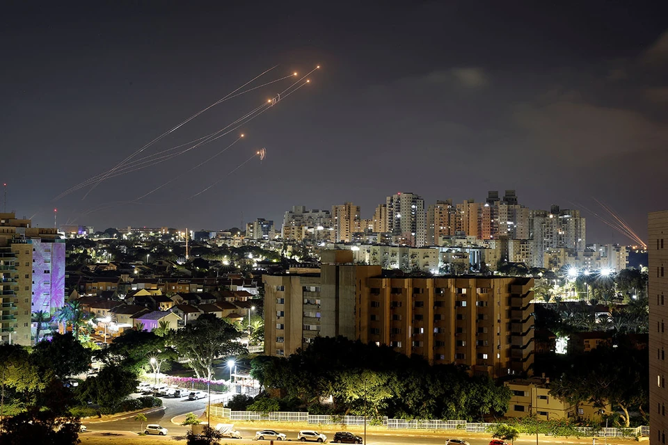 Власти Тель-Авива объявили об открытии в городе всех бомбоубежищ в связи с эскалацией ситуации в секторе Газа и опасностью ракетных атак.