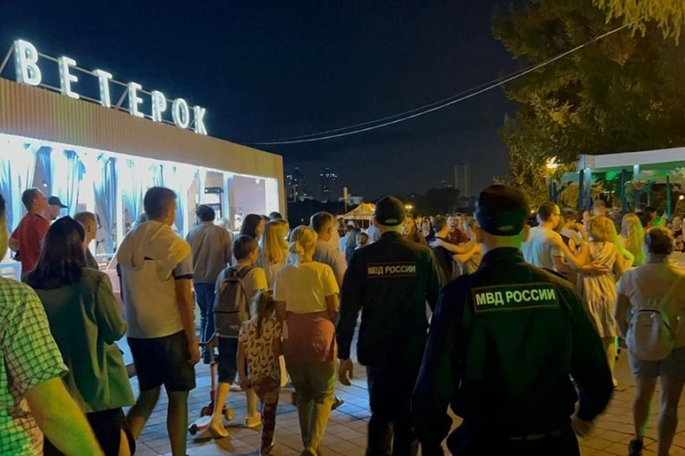 Полицейские проверили и предпринимателей, развернувших торговлю на улицах города Фото: УМВД по Екатеринбургу