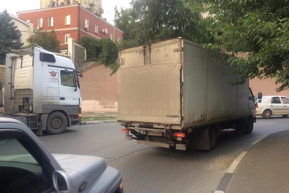 Транспортные средства получили механические повреждения. Фото: управление ГИБДД по РО.