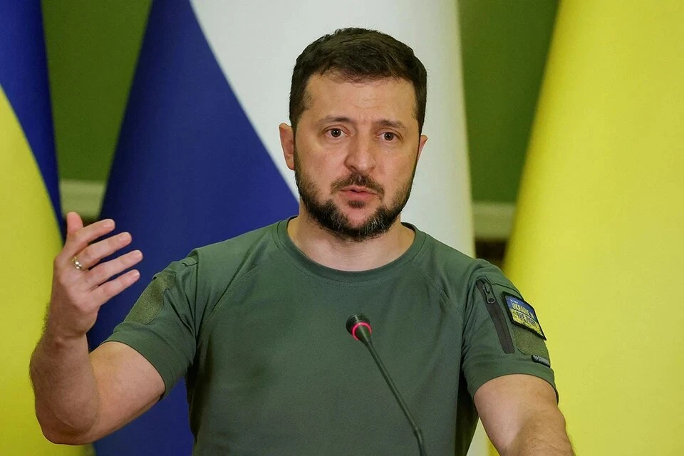 Владимир Зеленский всеми силами пытается заручиться поддержкой Эммануэля Макрона
