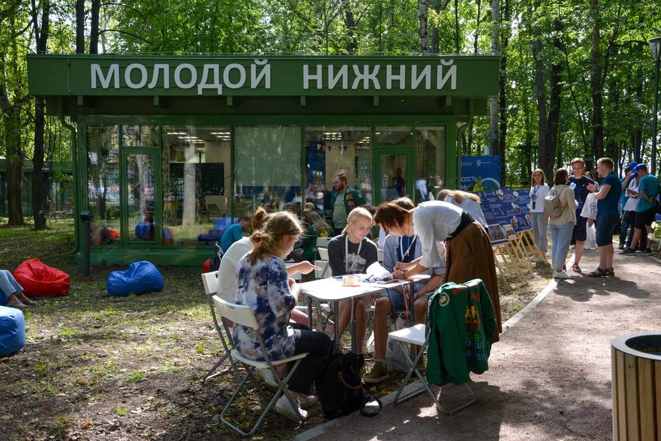 Детский парк, гирлянды и высокие цветники: Как изменится центральная площадь пар