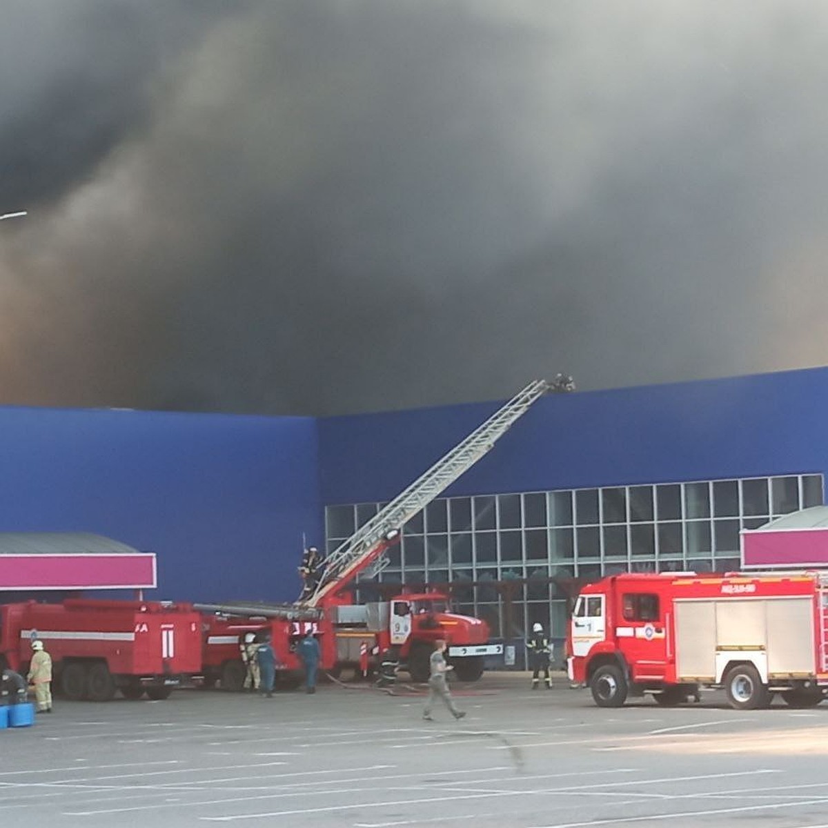 Пожар в ТЦ «Галактика» на Широком в Донецке 24 августа 2022 года: фото,  видео, подробности - KP.RU