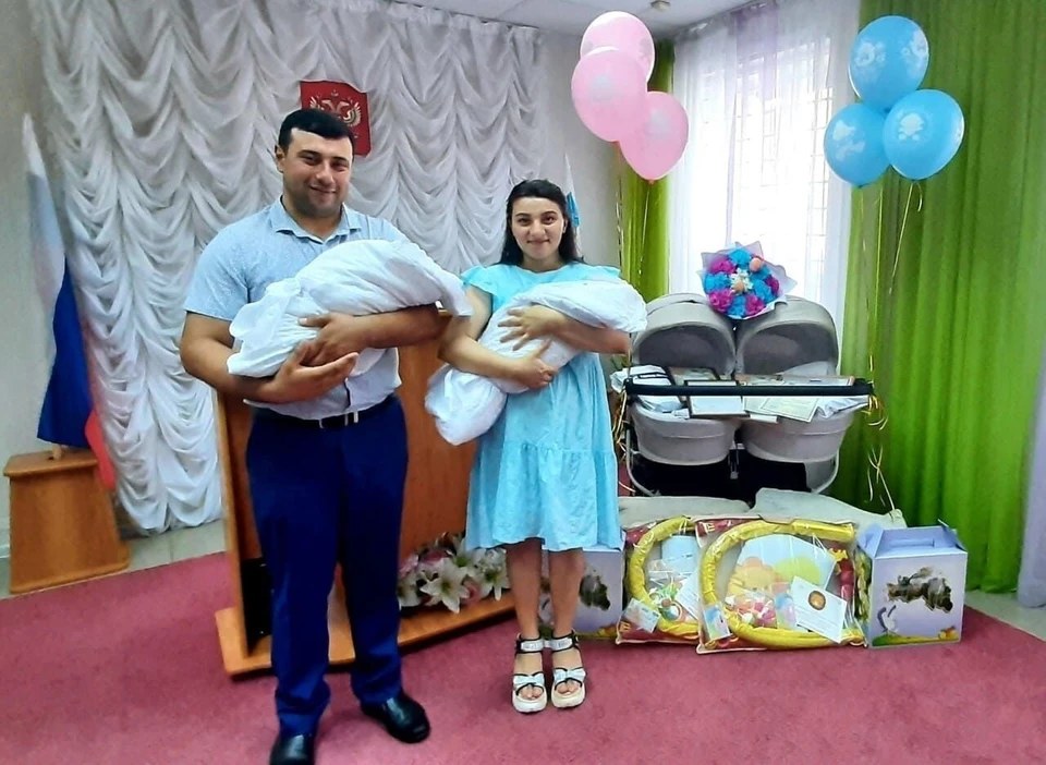 Больше ста белгородцев стали родителями двойняшек. фото: со страницы регионального Управления ЗАГС в соцсети.