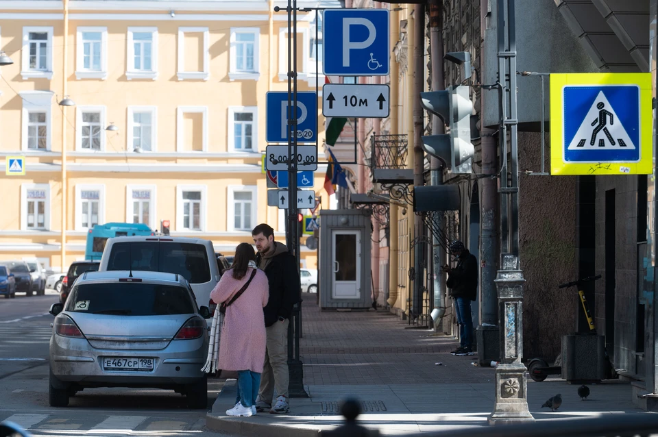 Комтранс рассказал, как продлить платную парковку в Петербурге