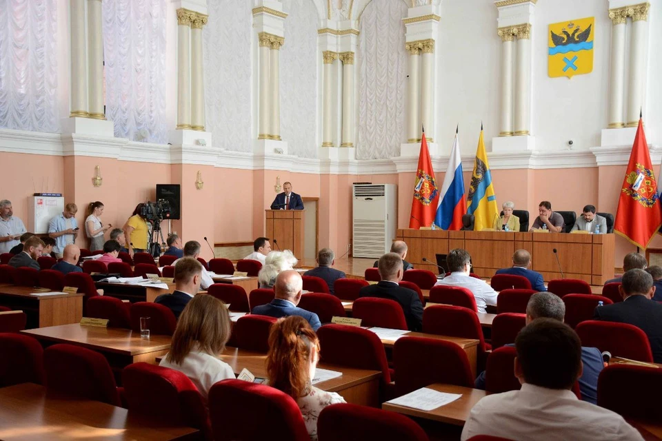 Депутаты заслушали отчет главы и приняли новую структуру администрации