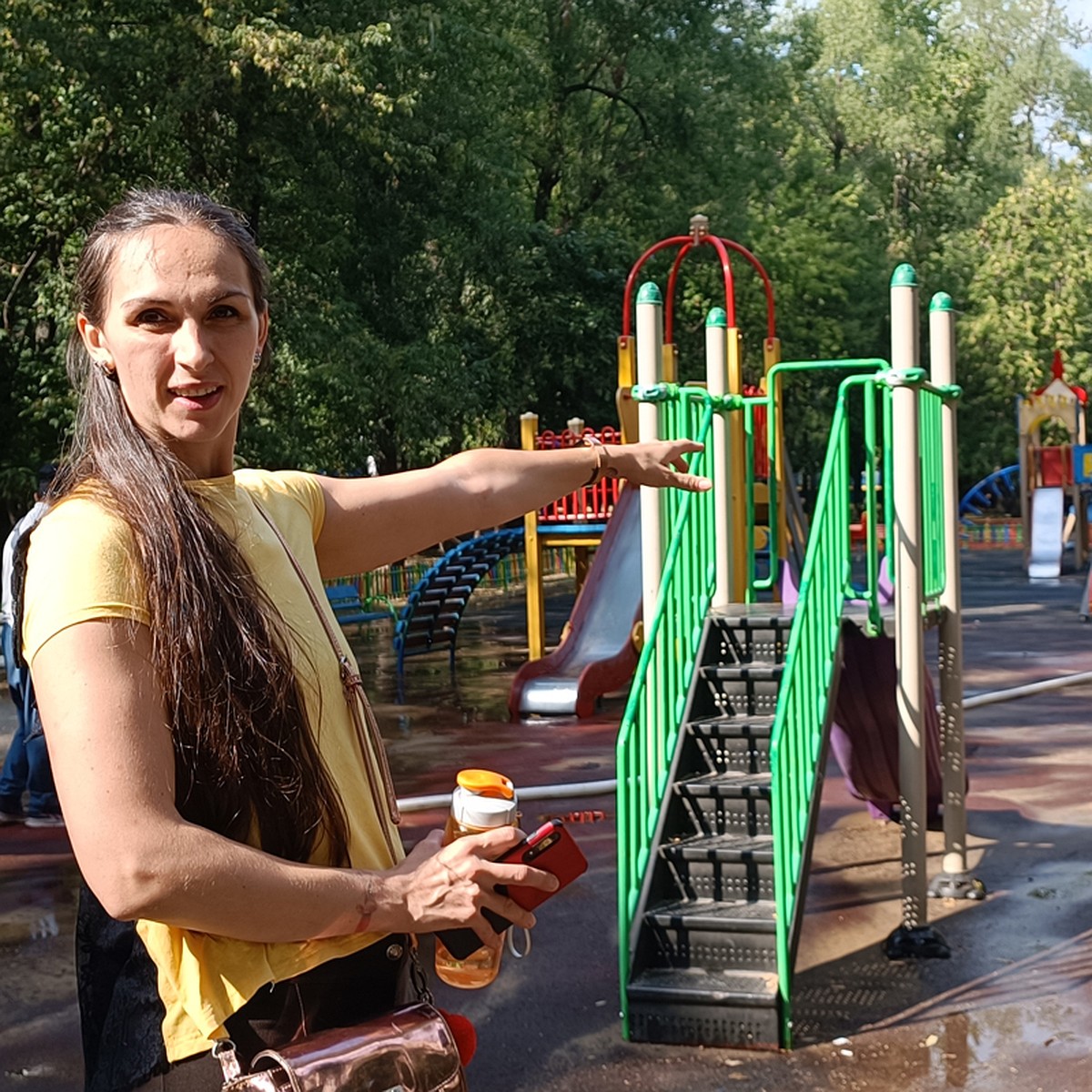Тетя сказала: пойдем в магазин»: женщину, пытавшуюся увести ребенка с детской  площадки в Москве, проверят на полиграфе - KP.RU