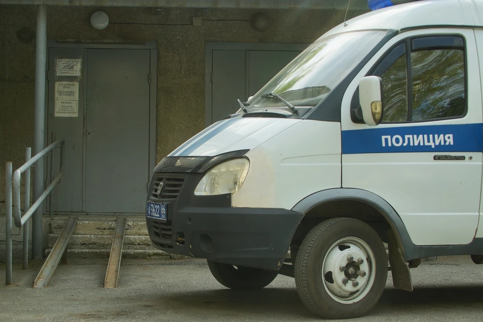 На месте работают полицейские