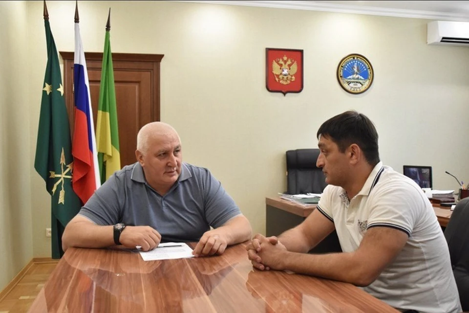 Депутат Госдумы Мурат Хасанов провел встречу с жителями Адыгейска. Фото: https://t.me/mahmudtlekhas