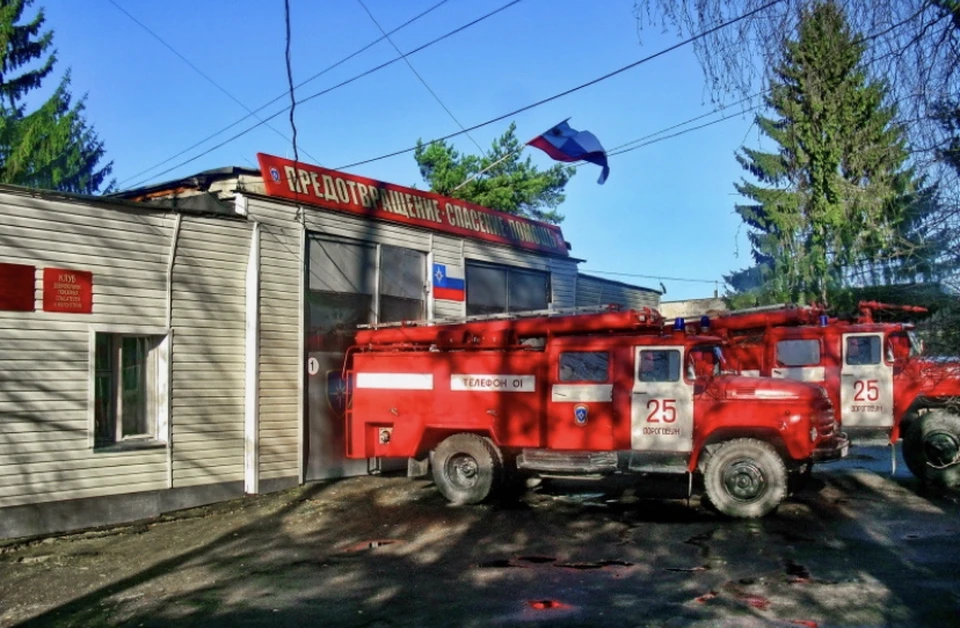 Два человека погибли в страшном пожаре в Дорогобужском районе. Фото: пресс-служба ГУ МЧС по Смоленской области.