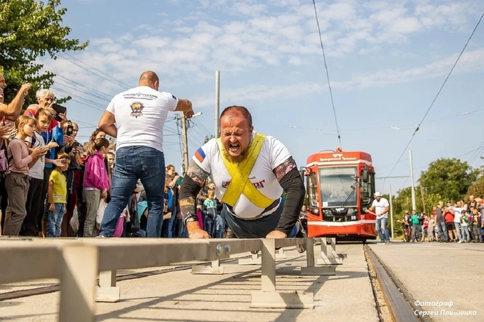 Общий вес груза составил более 48 тонн. Фото: Сергей ПЛИЩЕНКО.