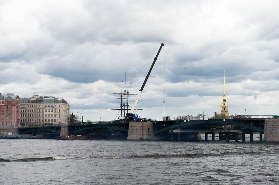 Петропавловский мост на Петроградке Санкт Петербург