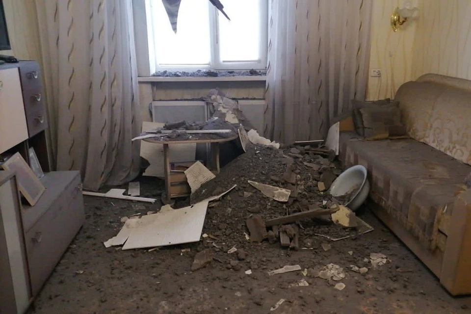 Потолок обрушился внутрь квартиры в Самаре. Фото: личный архив героя публикац