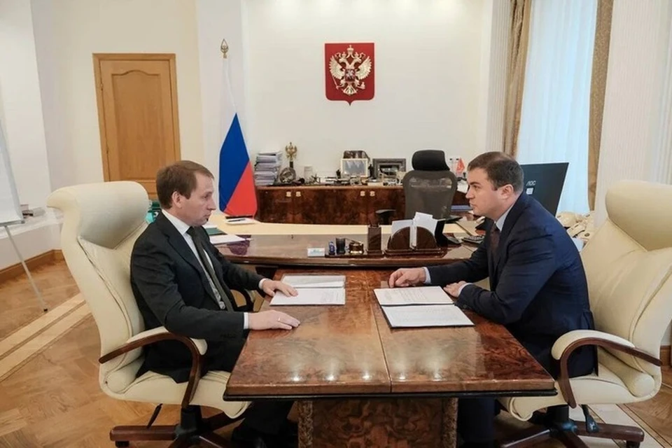 В Москве Виталий Хоценко (справа) провел встречу с министром природных ресурсов и экологии РФ Александром Козловым. Фото: ТГ/Хоценко