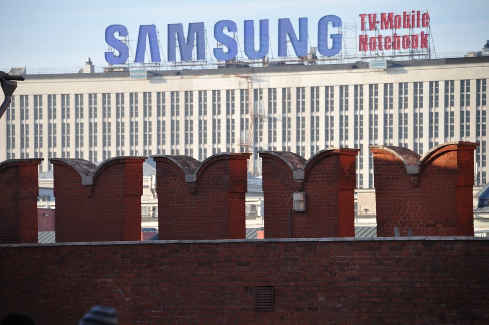Компания Samsung Electronics не приняла решения о возвращении на российский рынок
