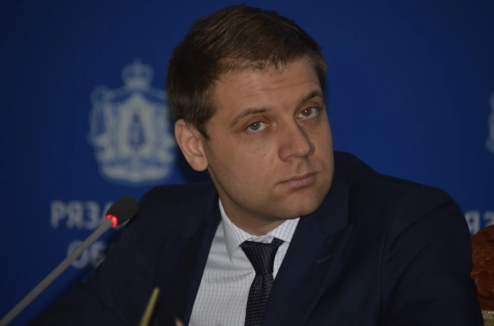 Денис Арапов, бывший пресс-секретарь экс-губернатора Рязанской области Николая Любимова, устроился в Пироговский центр.