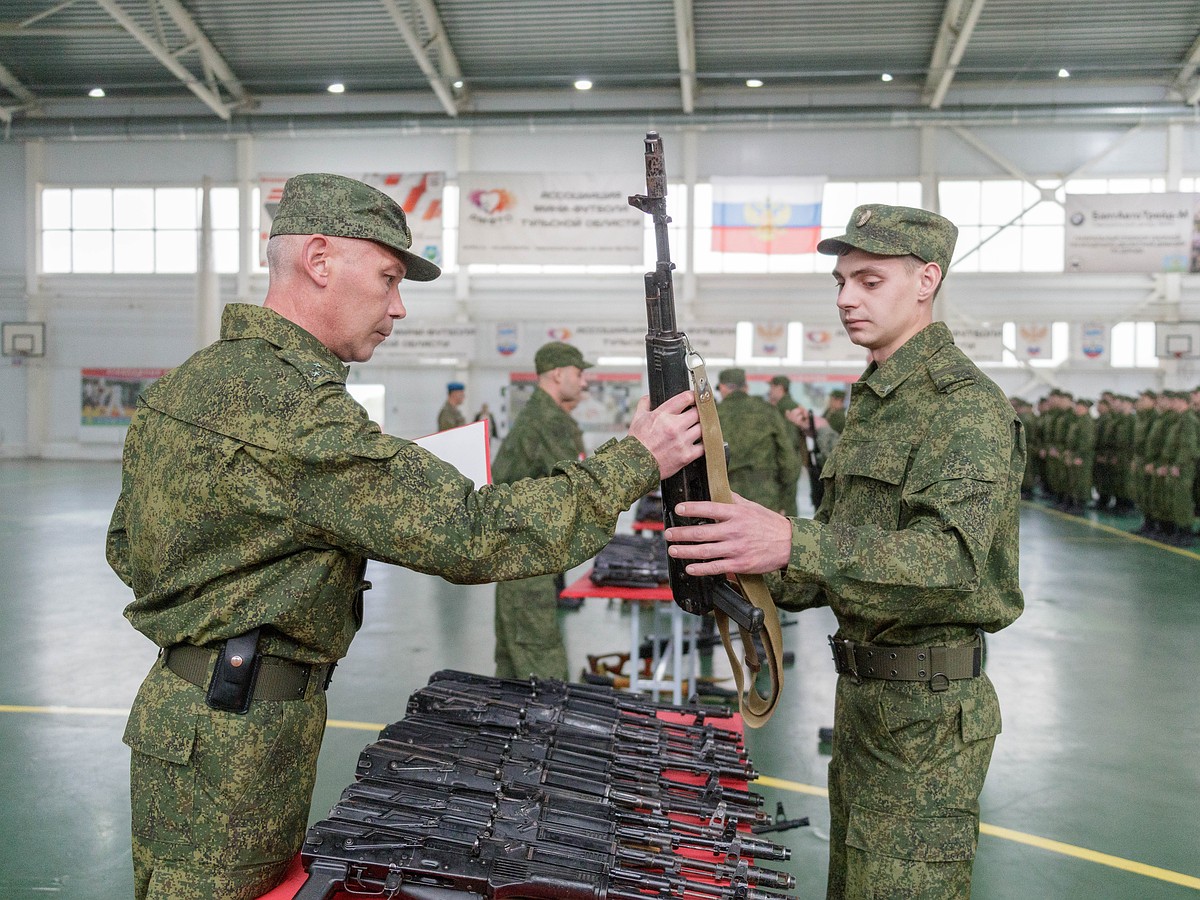 Мобилизованным тулякам 25 сентября вручили боевое оружие - KP.RU