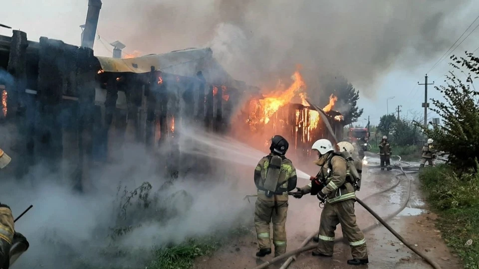 Под Ижевском загорелся банный комплекс: пламя локализовано. Фото: пресс-служба ГУ МЧС по Удмуртии