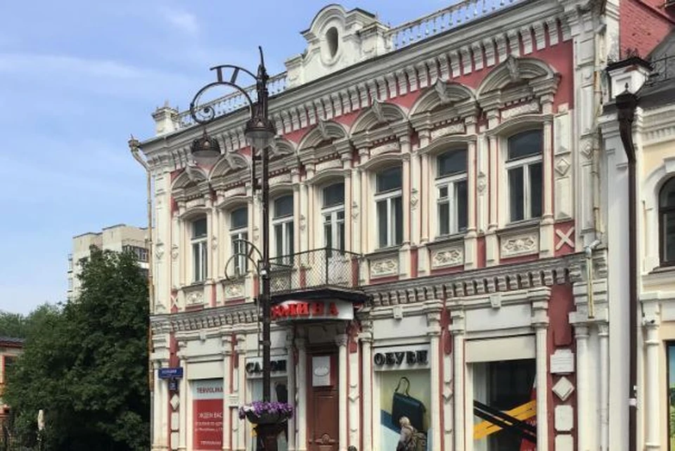 В центре Тюмени за 22 млн рублей продают здание 1907 года постройки.
