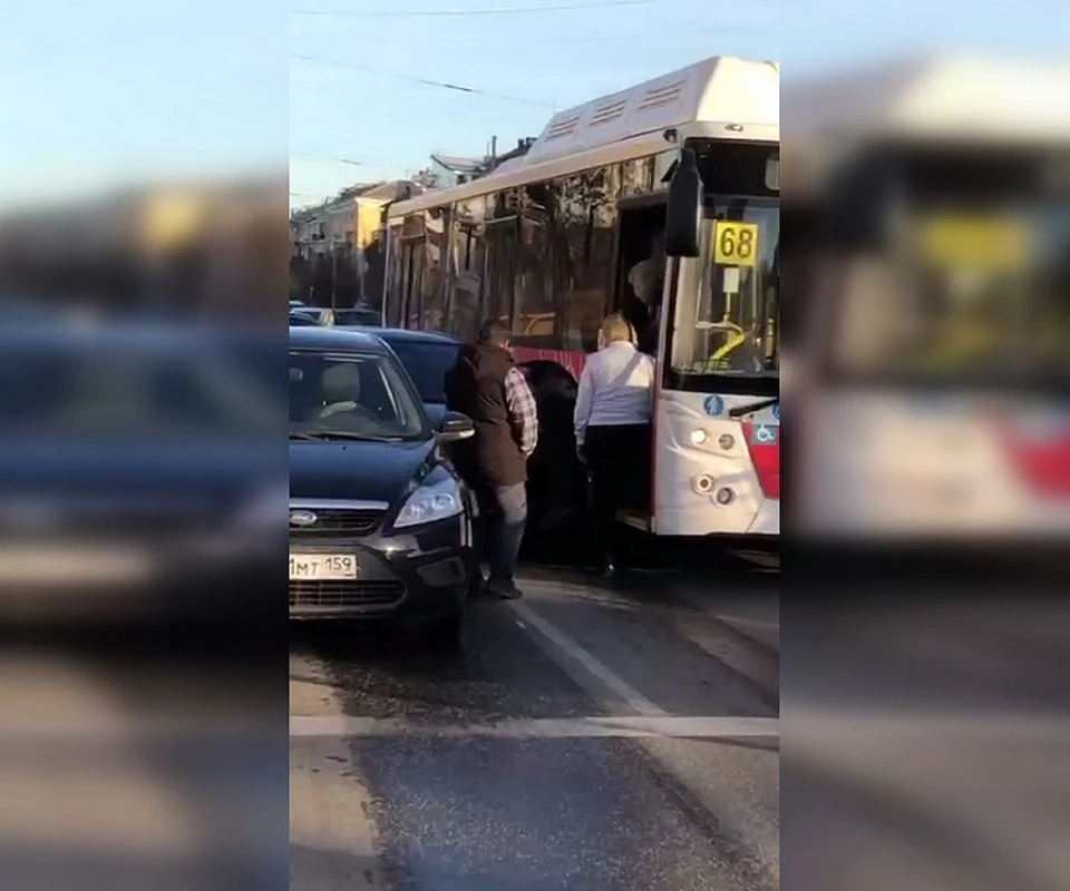 Фото: скриншот видеозаписи из паблика Жесть | Пермь/Телеграм