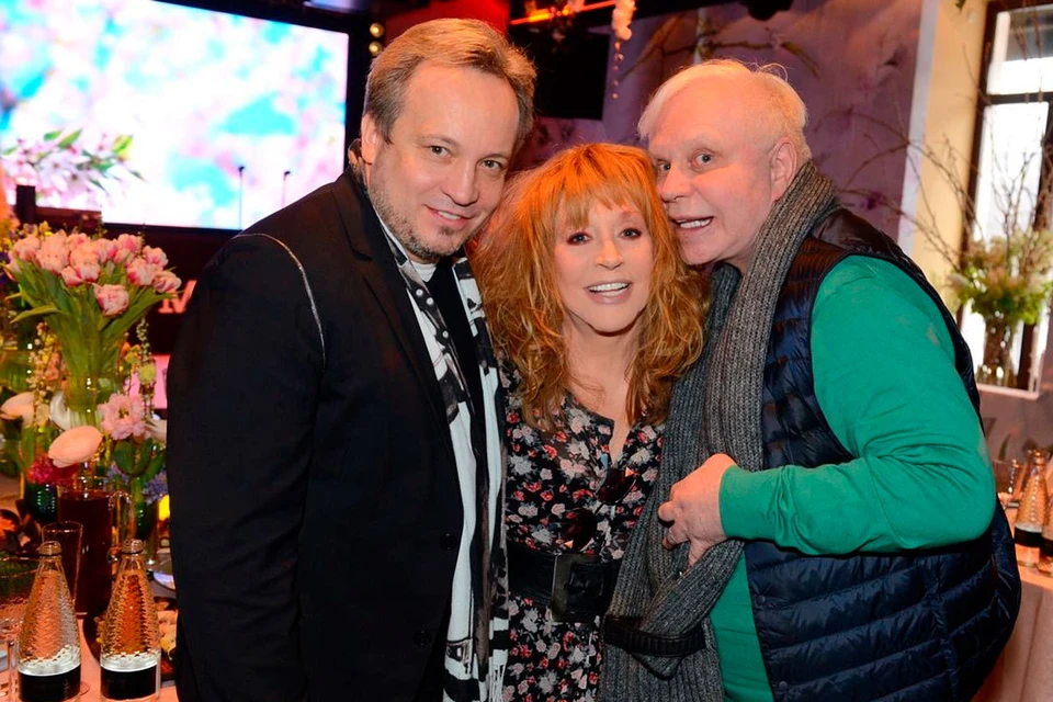 Boris Moiseev with Alla Pugacheva and Sergey Gorokh, the director and friend who courted and helped the artist.  Moiseev drew up a rental agreement, according to which the apartment will be transferred to its director, Peas - they worked for 27 years.