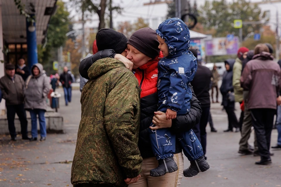 Военнообязанные при изменении своего семейного положения должны сообщить об этом в военкомат в течение двух недель.