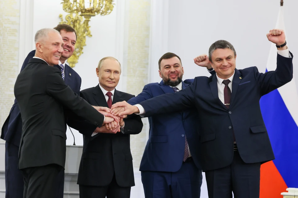 Vladimir Putin signed an agreement on the accession to Russia of the Kherson, Zaporozhye regions, Donetsk and Lugansk People's Republics.  Photo: Mikhail Metzel/TASS