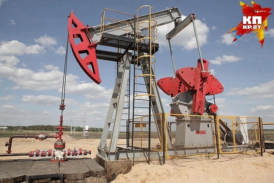 Беларусь с 1 октября резко снижает экспортные пошлины на нефть и нефтепродукты. Фото: архив "КП"