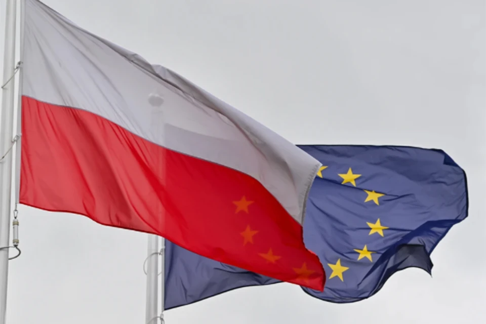 Польша заявила об окончании строительства забора на границе с Белоруссией.