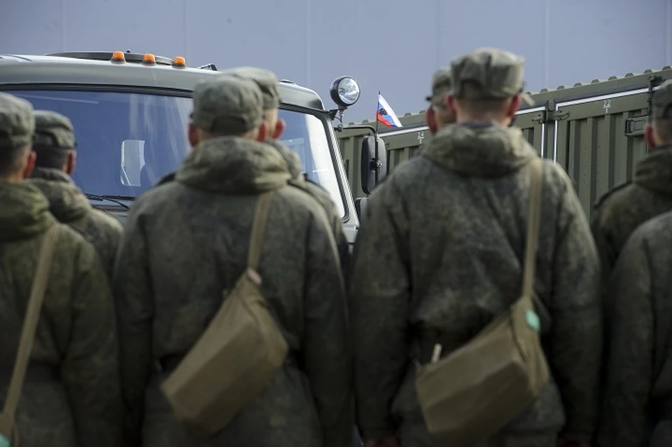 С вещами нужно будет явиться в военкомат, когда будет соответствующий приказ