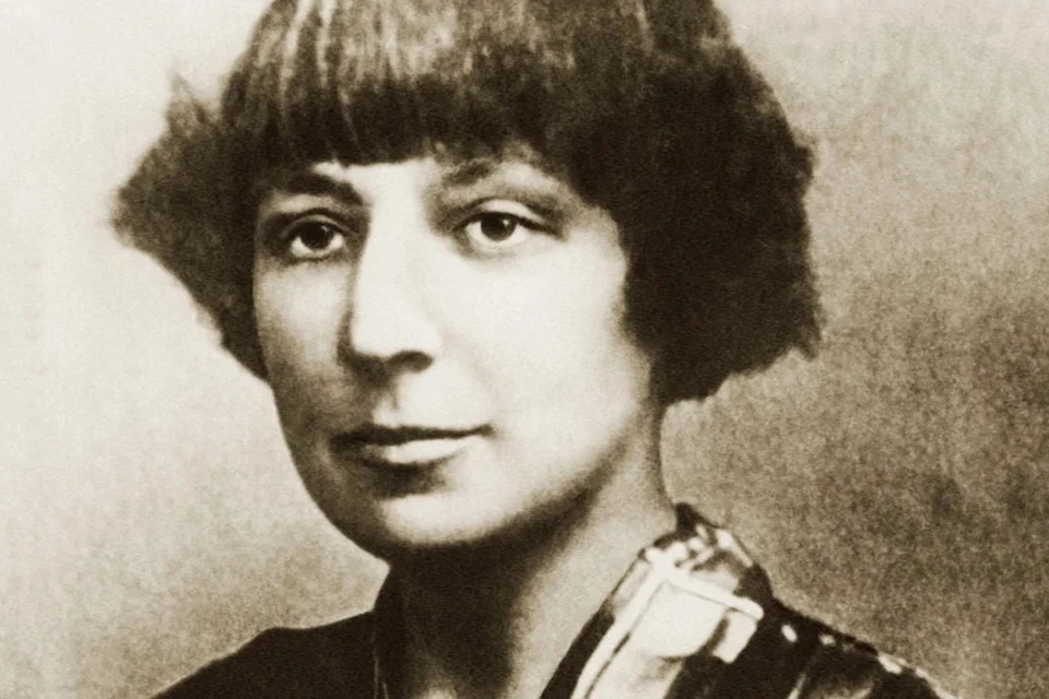 Someone will say that Tsvetaeva, too thin-skinned, too painfully experiencing her many dramas, was simply incompatible with life.