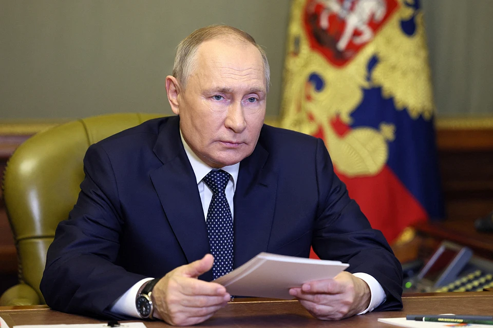 Путин сказал, что «киевский режим своими действиями фактически поставил себя на одну доску с международными террористами»
