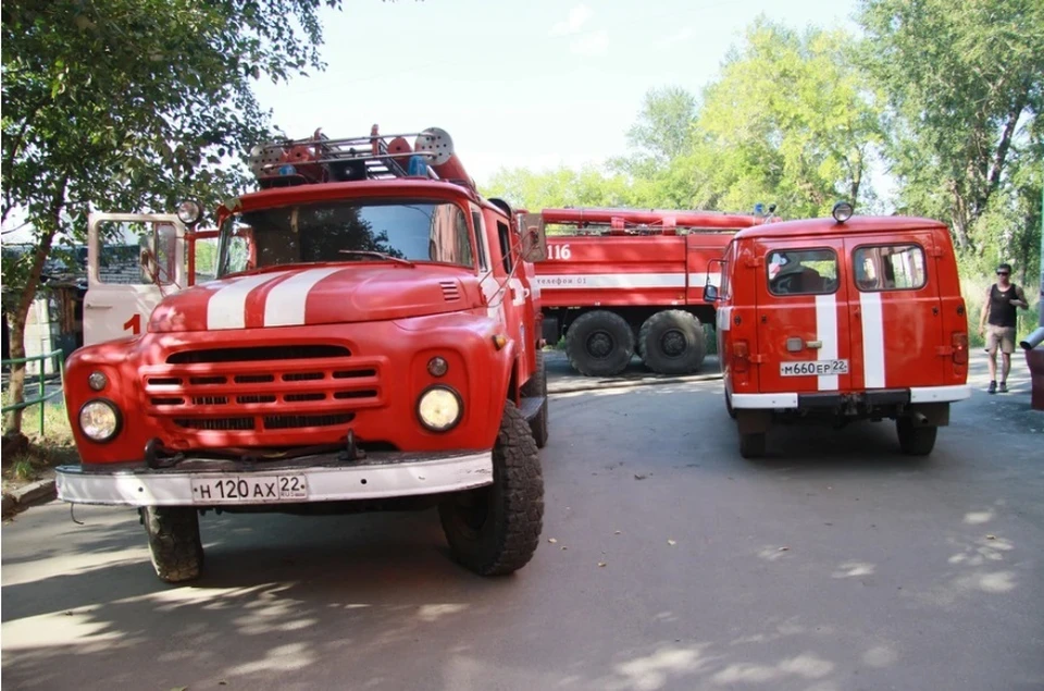 . Пожарные эвакуировали из дома два газовых баллона