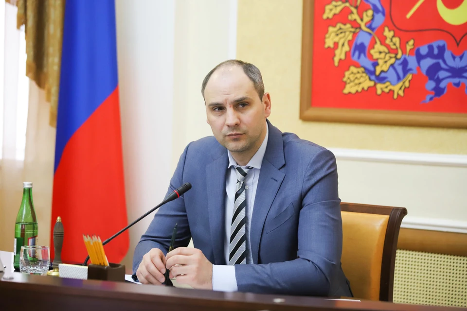 Денис Паслер провел совещание с руководителями 80 предприятий