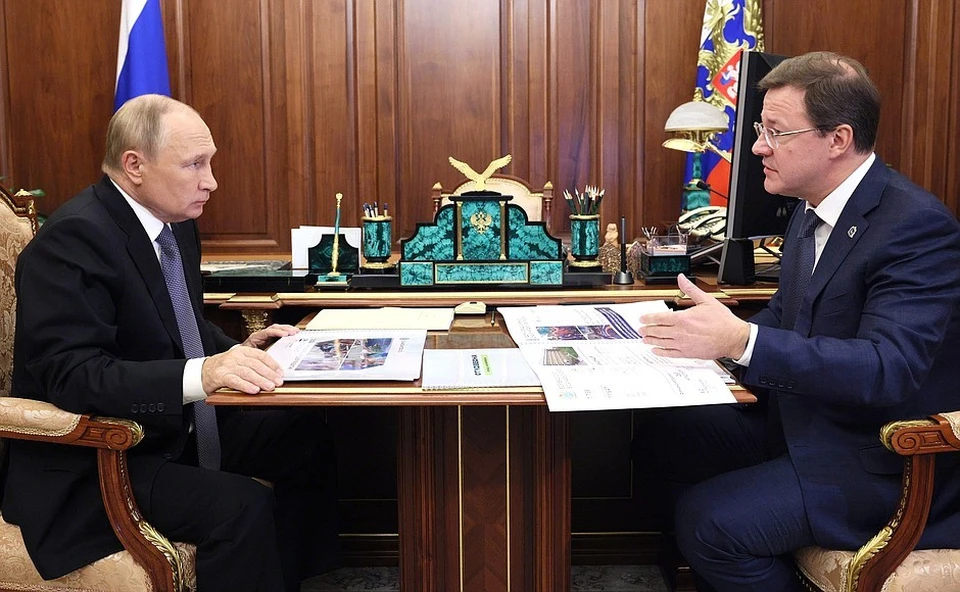 Владимир Путин и Дмитрий Азаров провели рабочую встречу во вторник, 18 октября. Фото: www.kremlin.ru