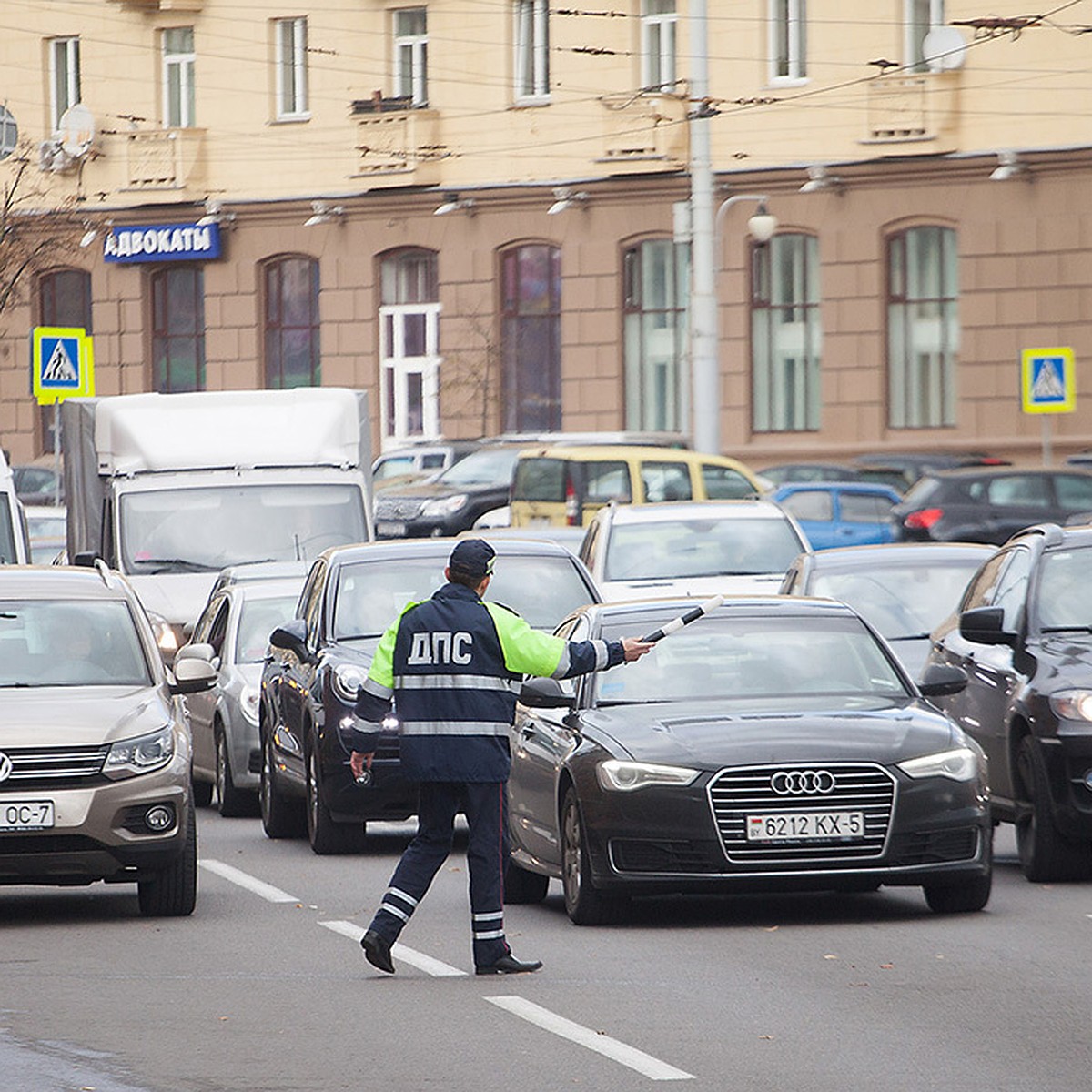 В ГАИ сказали, как можно тонировать стекла автомобиля с 27 октября по новым  ПДД в Беларуси - KP.RU