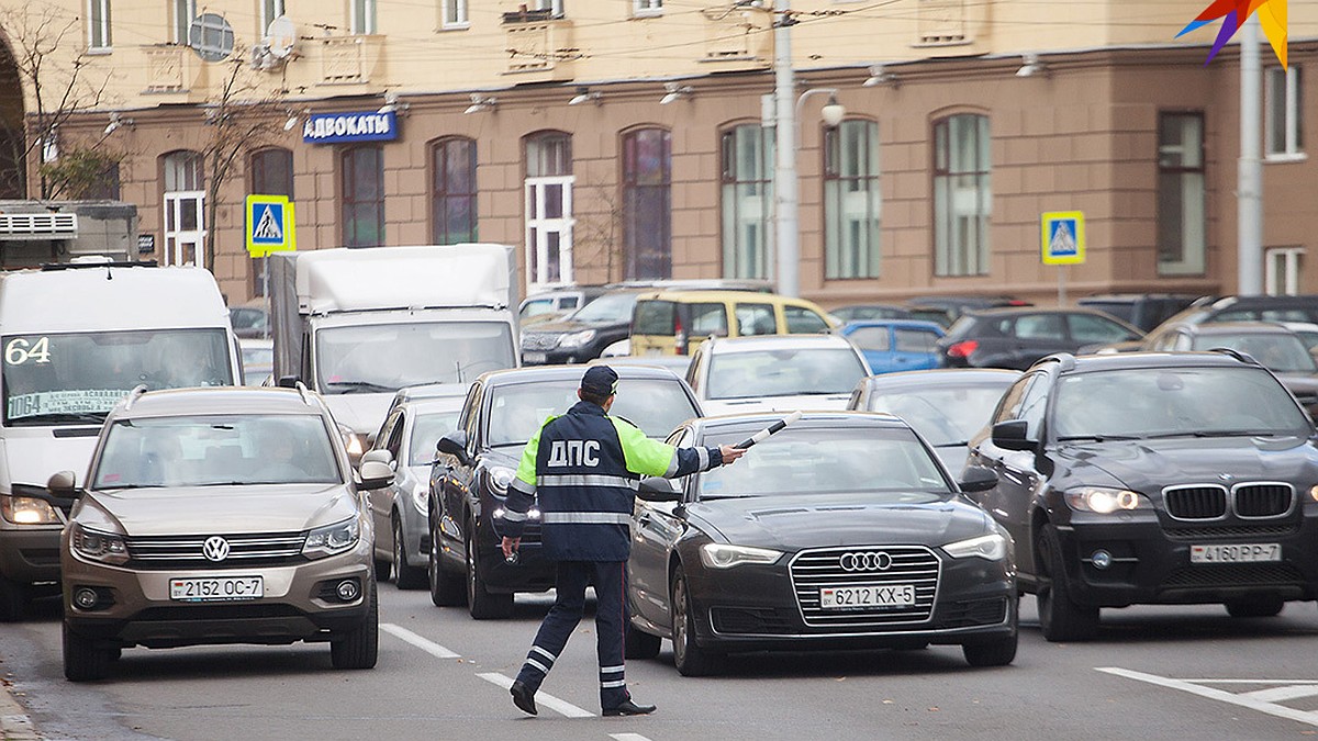 В ГАИ сказали, как можно тонировать стекла автомобиля с 27 октября по новым  ПДД в Беларуси - KP.RU