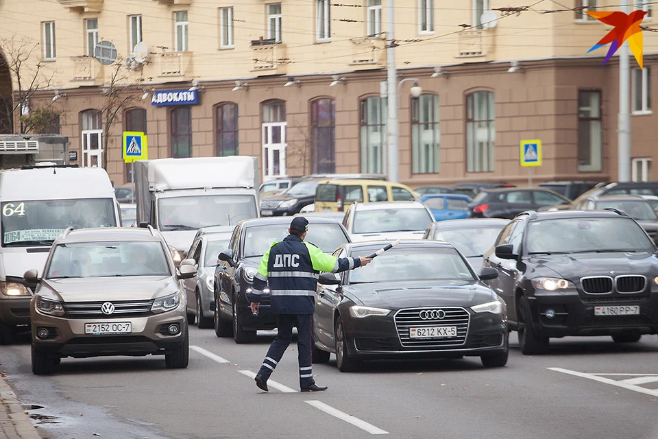 В ГАИ сказали, в каких случаях на дорогах Беларуси могут ездить тонированные авто.