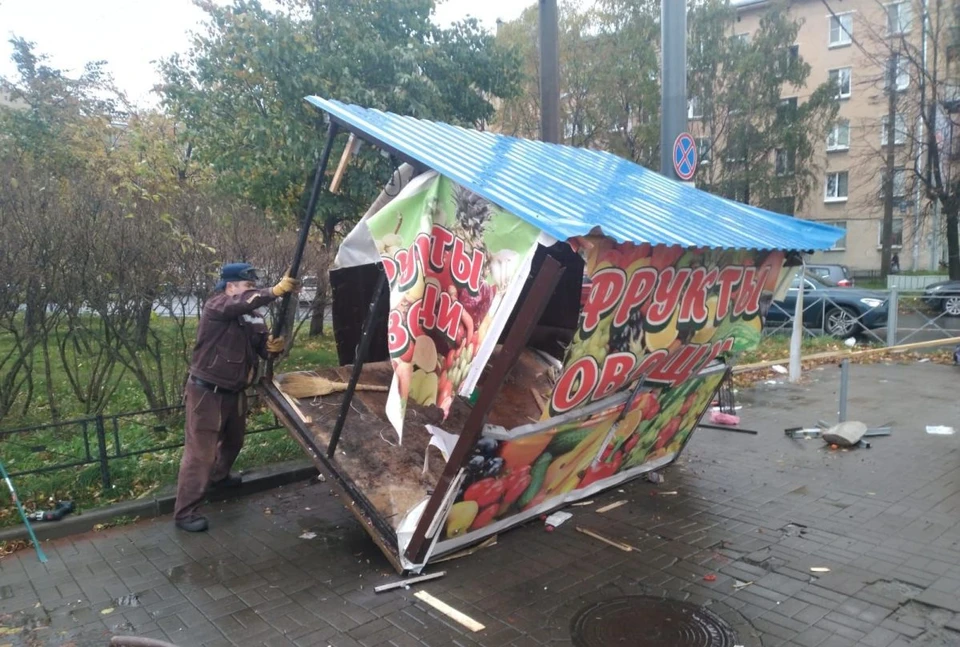 В Петербурге снесли ларьки Фото: Смольный