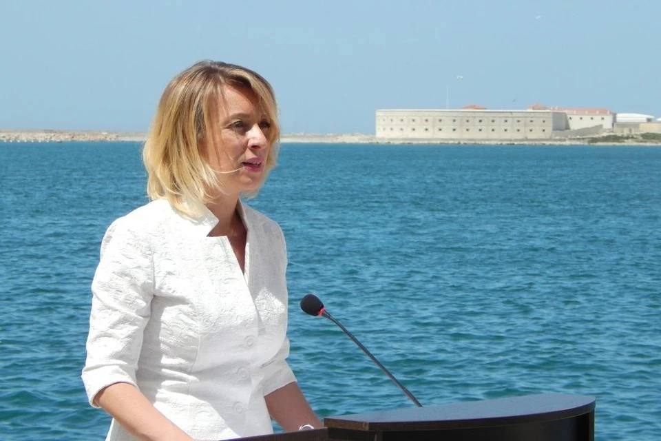 Захарова заявила, что Киев получает от Запада деньги только на разрушение Украины